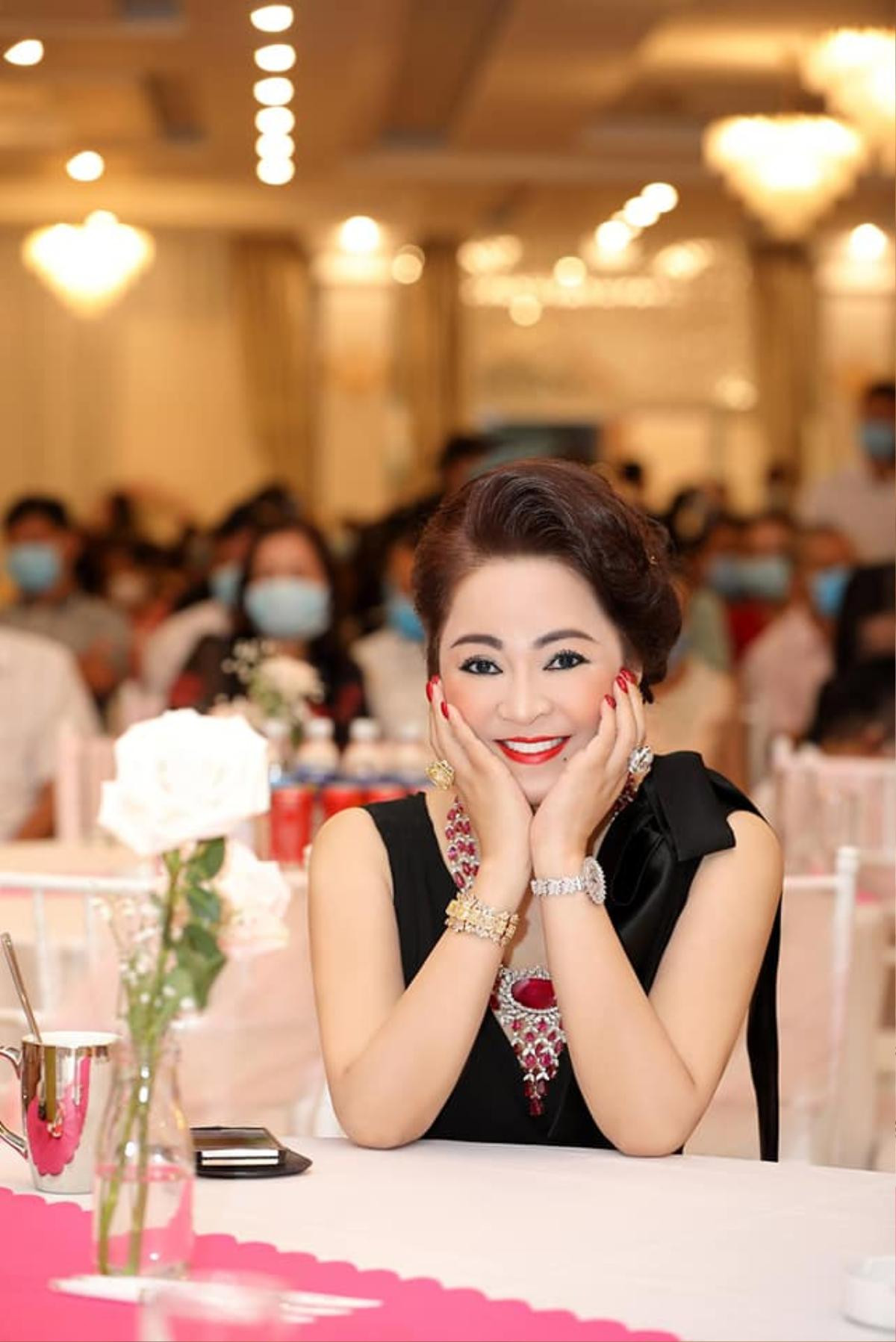 Ca sĩ Vy Oanh: 'Bố mẹ chồng rất lo lắng, mong bà Phương Hằng 'hãy nương tay với kẻ yếu' Ảnh 3