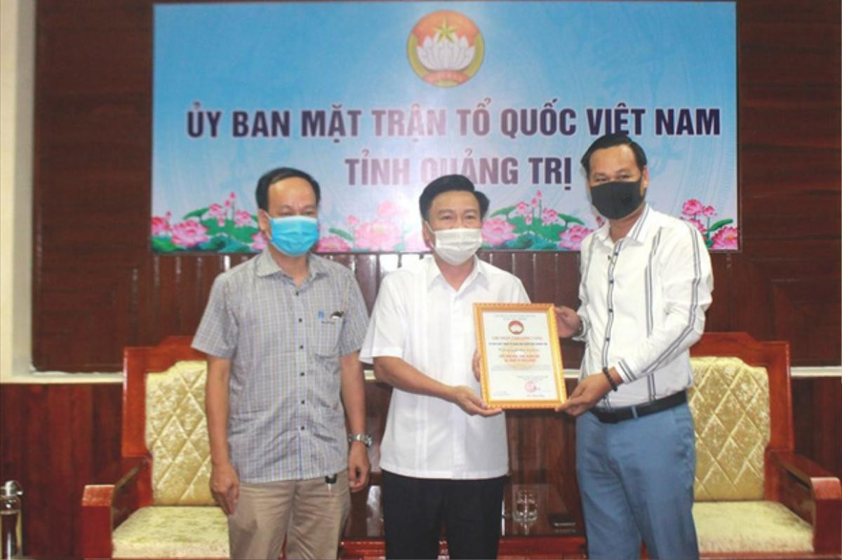 Hậu ồn ào 'ngâm' hơn 13 tỷ, Hoài Linh gấp rút giải ngân: Chỉ 1 ngày trao gần 3,5 tỷ cho bà con miền Trung Ảnh 1