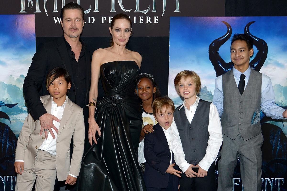 Angelina Jolie giận dữ vì Brad Pitt giành được quyền nuôi con Ảnh 1