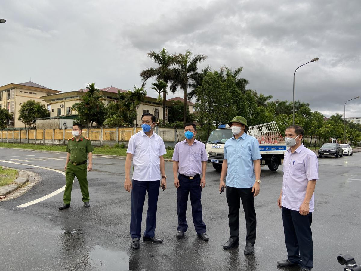 Phát hiện 2 ca dương tính Covid-19, Hà Tĩnh lên phương án chống dịch Ảnh 1