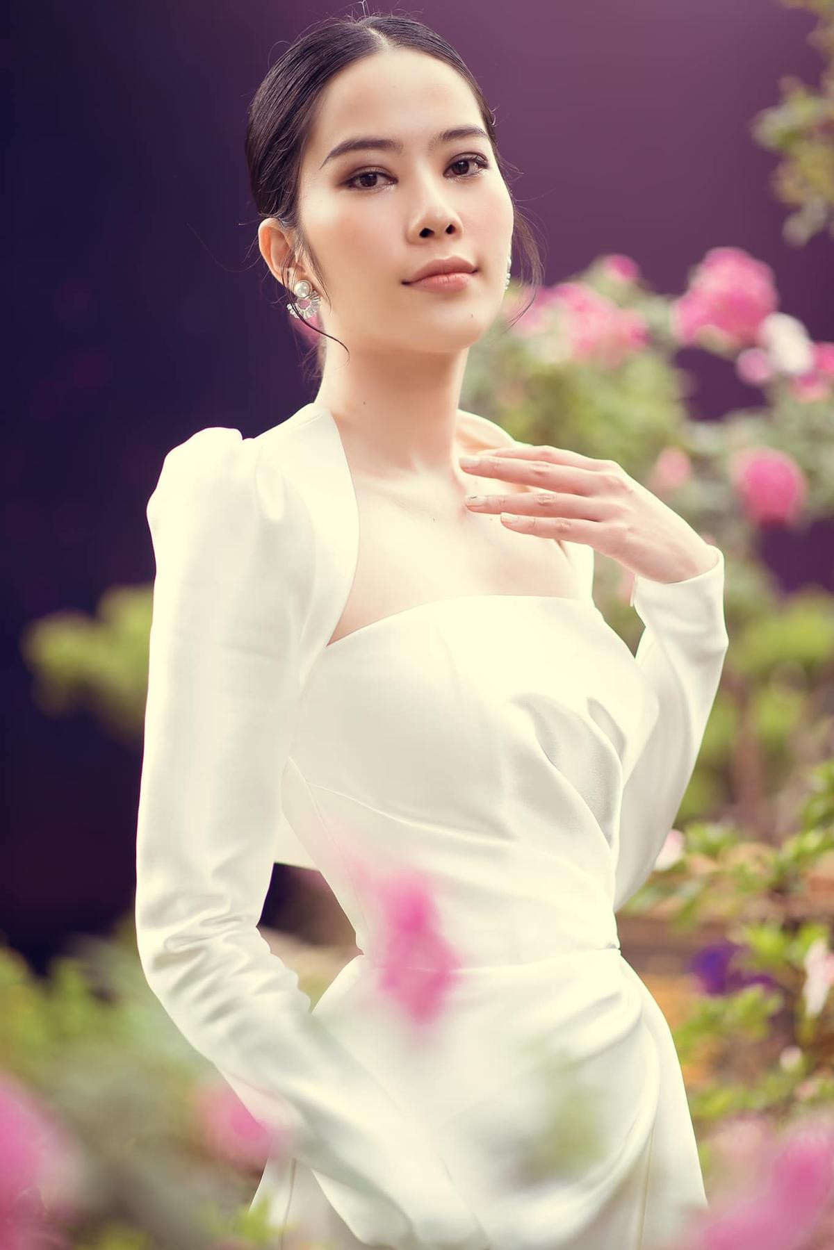 Nam Em khoe sắc 'gây thương nhớ' khiến fan mê mệt sau khi 'thả thính' comeback Miss Universe Vietnam 2021 Ảnh 1