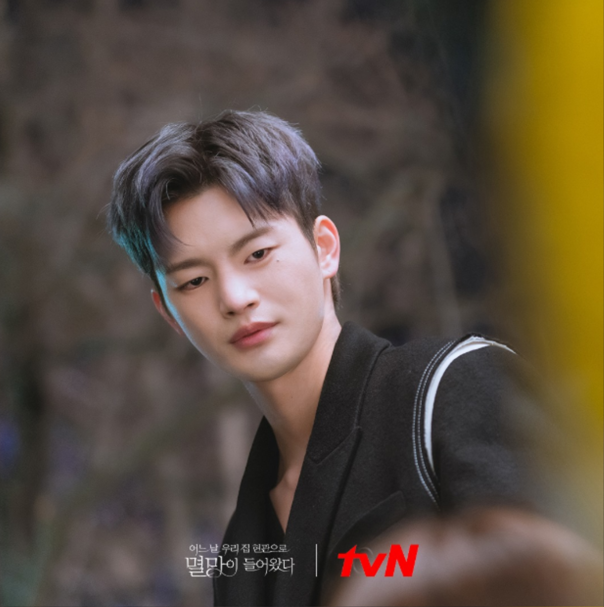 'Doom at Your Service' tập 10: Seo In Guk đau đớn thổ lộ 'Anh muốn sống cùng em và muốn cùng em chết đi' Ảnh 3