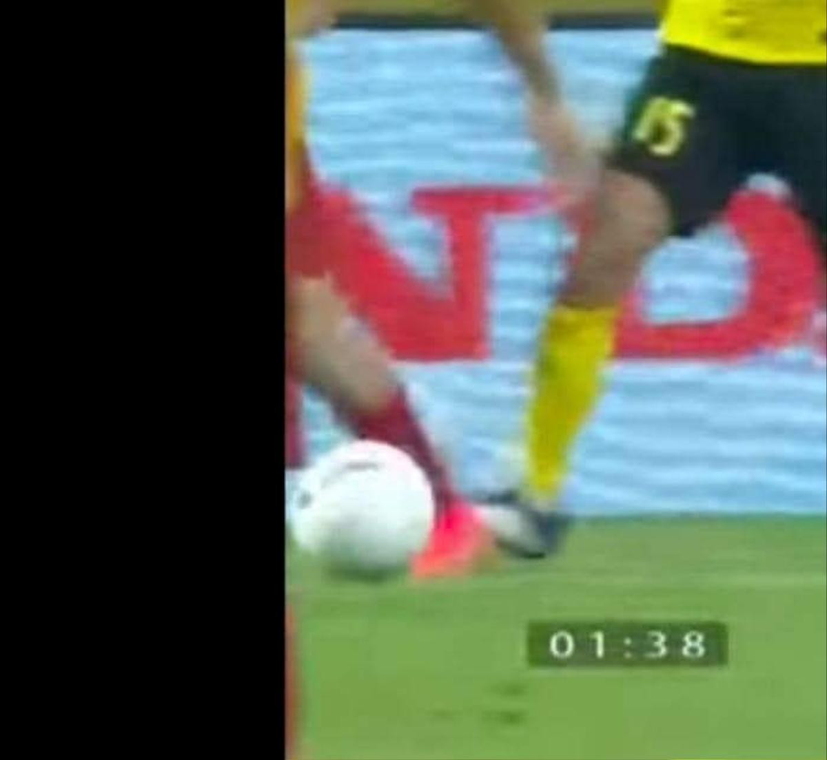 Văn Toàn lên tiếng sau khi bị tố 'ngã lươn', ăn vạ kiếm penalty Ảnh 3