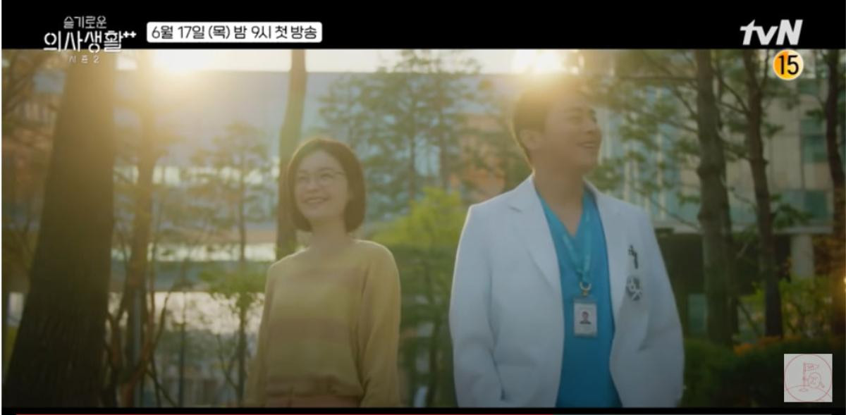 'Hospital Playlist': Jo Jung Suk tỏ tình, Jung Kyung Ho bị trả nhẫn, Yoo Yeon Seok yêu Chúa hơn Ảnh 3