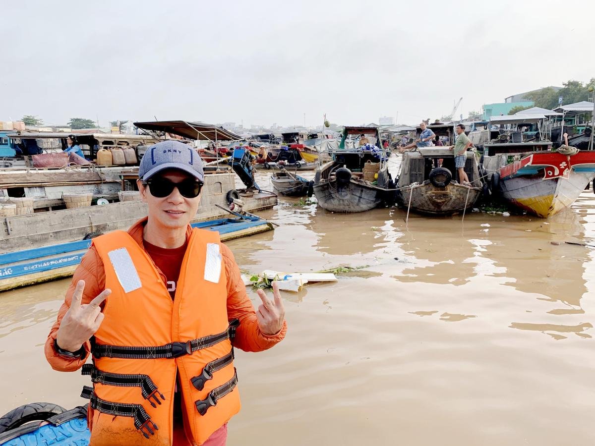 Ngừng chiếu ở Việt Nam vì dịch, 'Lật mặt: 48h' của Lý Hải bất ngờ tấn công thị trường Mỹ Ảnh 12