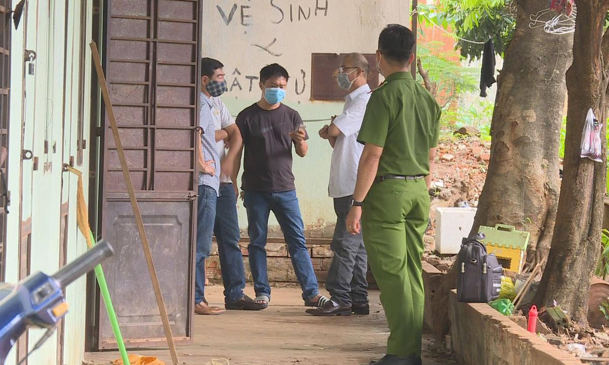 Nghe tiếng bé trai 1 tuổi gào khóc, người dân chạy vào phòng trọ tá hỏa phát hiện người phụ nữ đã tử vong Ảnh 1