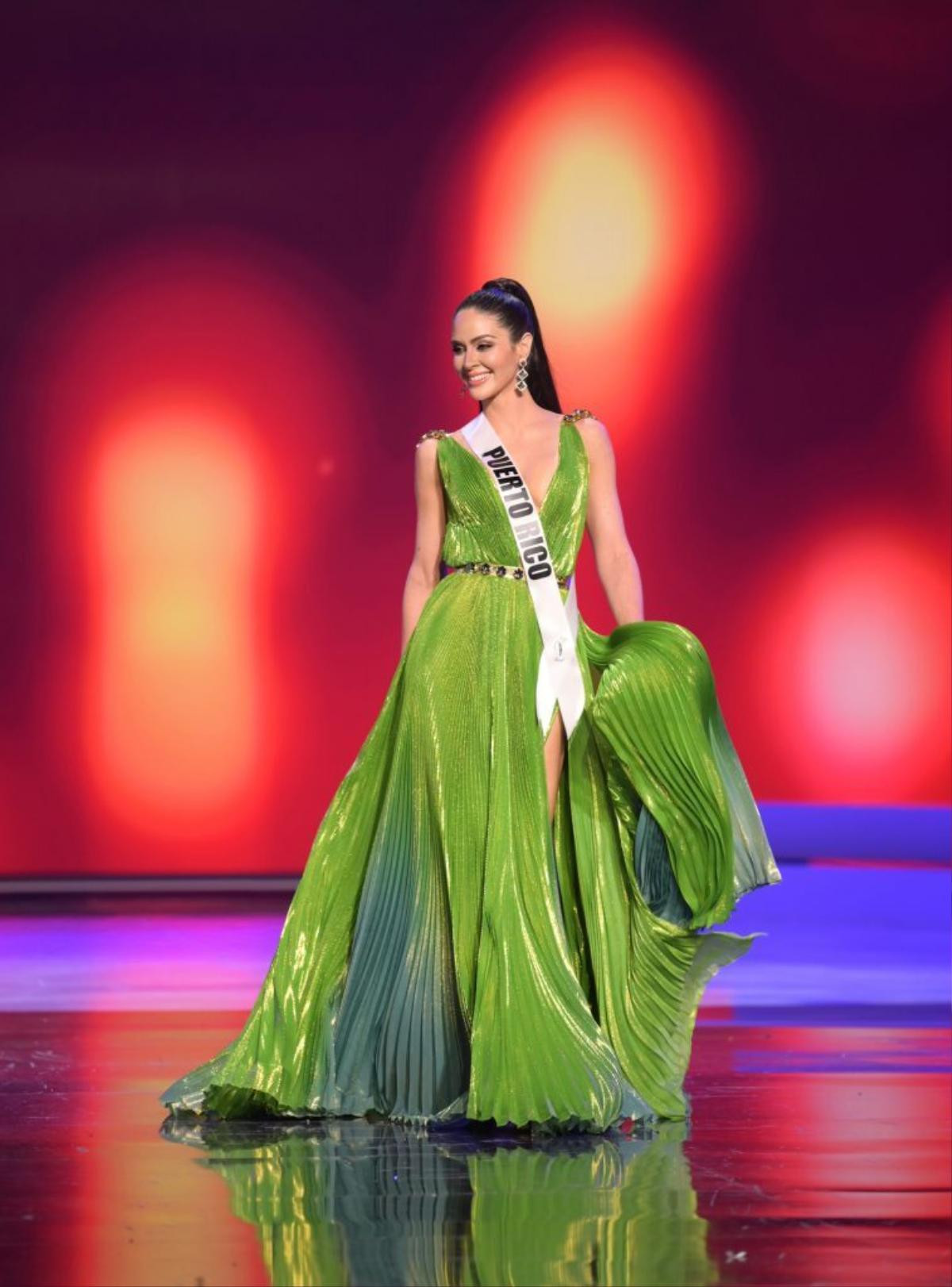 Váy dạ hội Miss Universe: Bán kết hay Chung kết mới thực sự là đỉnh của chóp? Ảnh 5