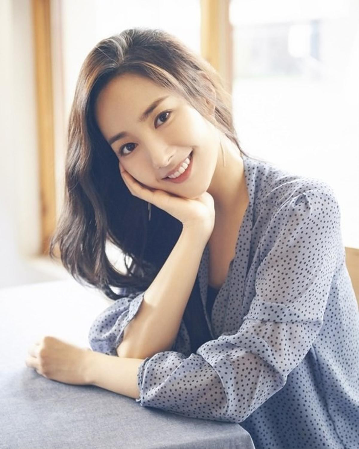 Park Min Young xác nhận 'cặp kè' cùng trai trẻ kém 8 tuổi trong phim mới Ảnh 2