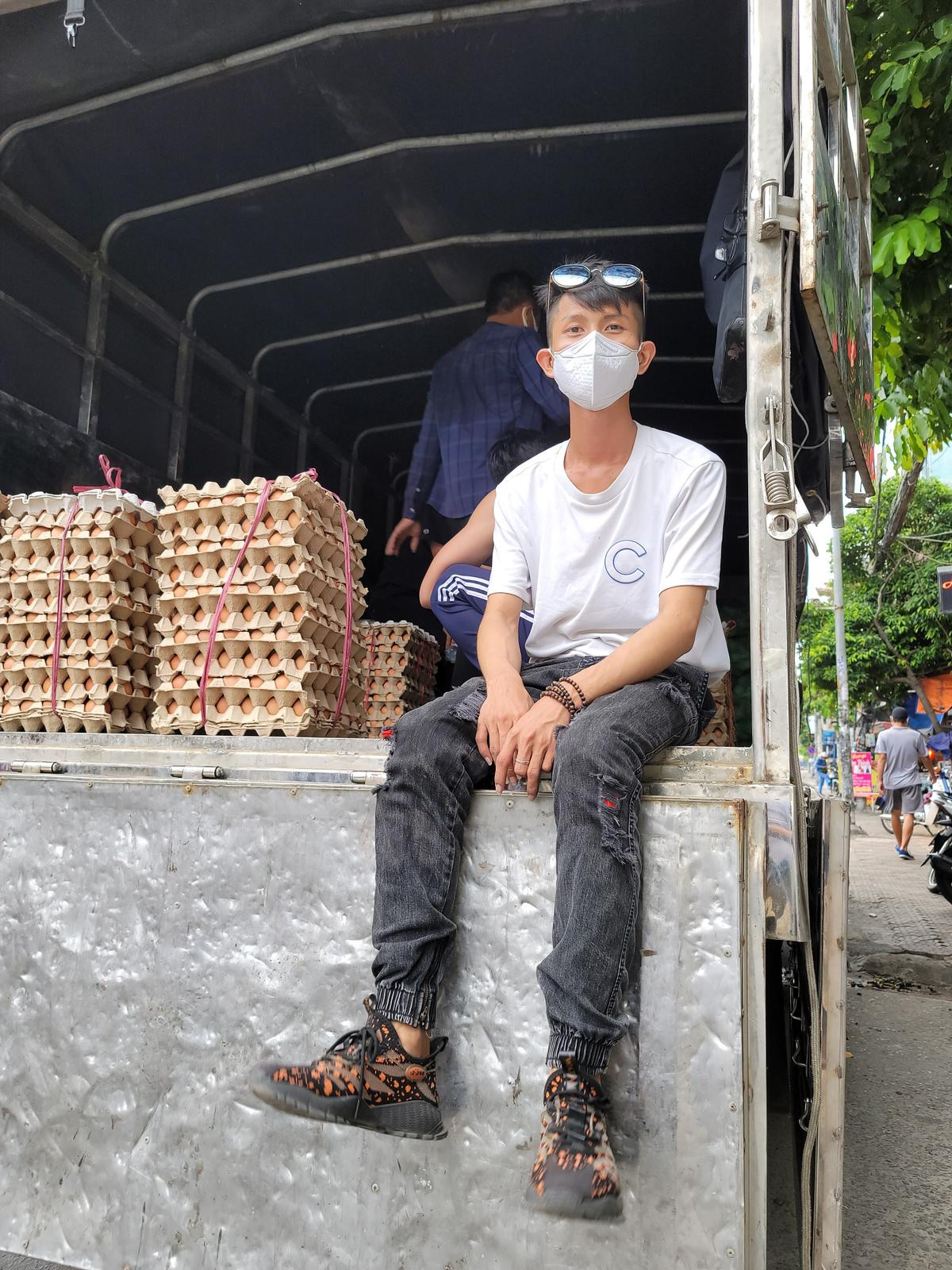 'Sài Gòn ơi, mau khỏe nhé' và câu chuyện xúc động ngày thành phố 'trở bệnh' Ảnh 2