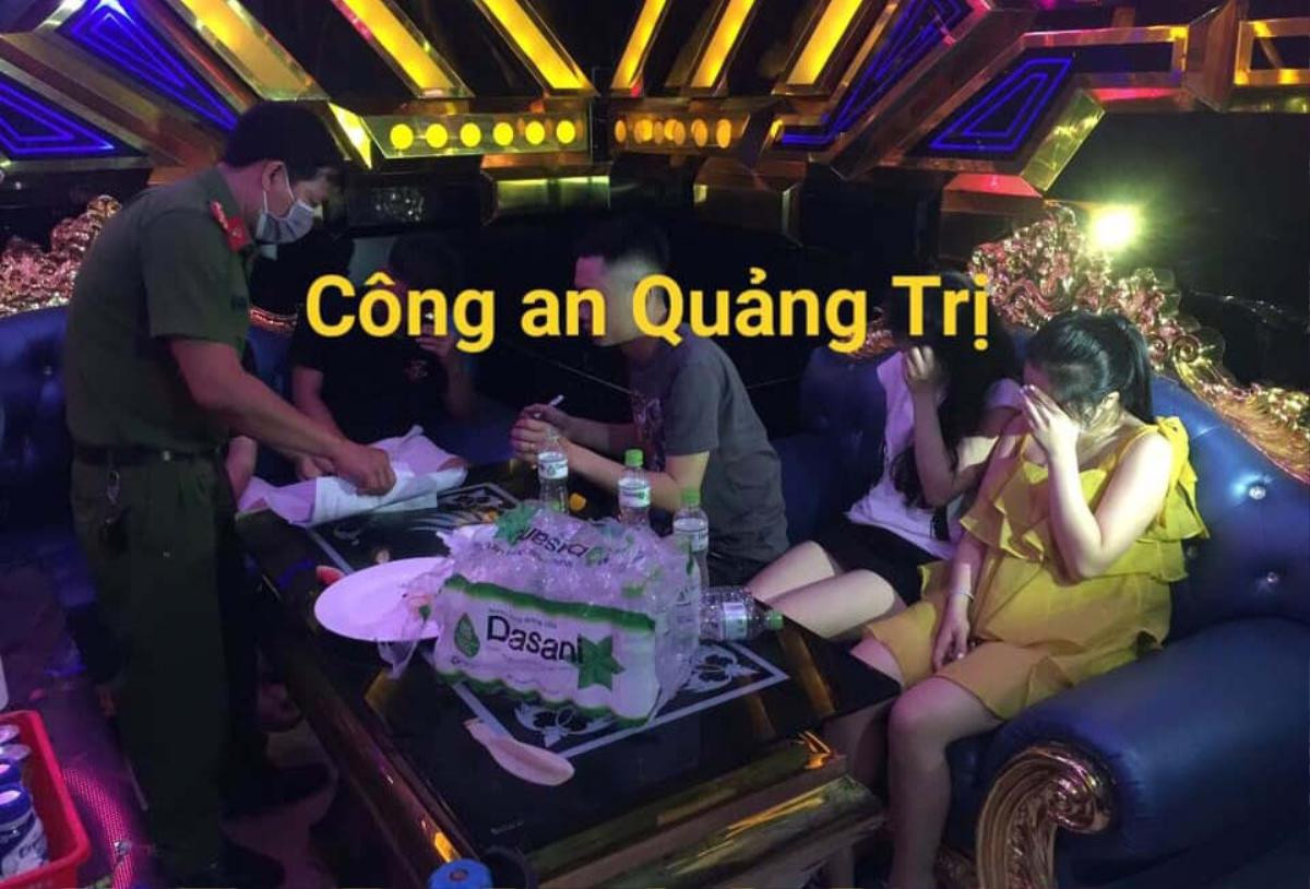 29 học sinh, sinh viên 'phê' ma túy lúc rạng sáng trong phòng karaoke Ảnh 1