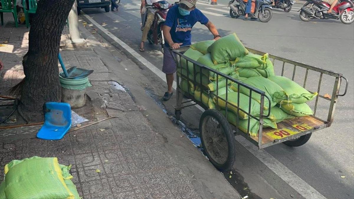 Mặc thị phi bủa vây, Trang Trần vẫn ngày ngày đi làm thiện nguyện Ảnh 6