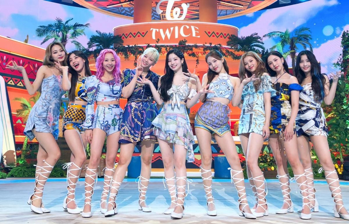 Chỉ với mini album Taste of Love, Twice là girlgroup đầu tiên giật top 1 BXH doanh thua album Billboard Ảnh 5