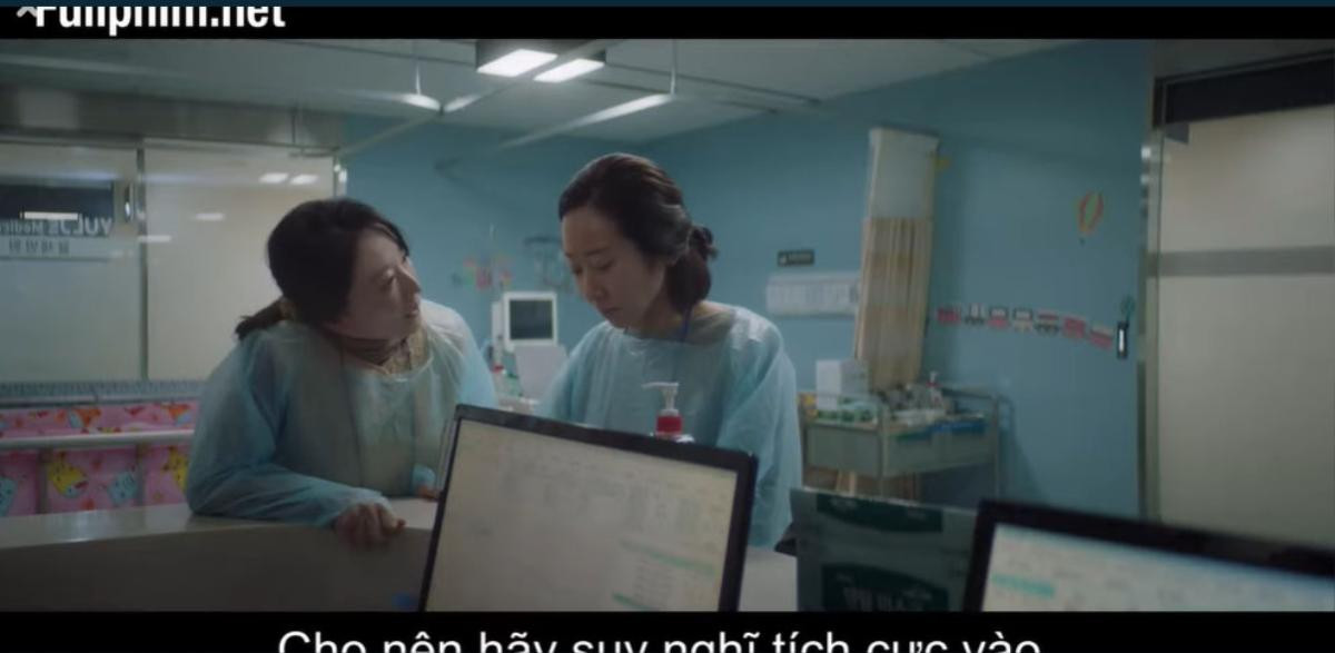 'Hospital Playlist' tập 2: Thai phụ mất con đau đớn xin Kim Dae Myung hãy tiếp tục bảo vệ đứa bé còn lại Ảnh 4