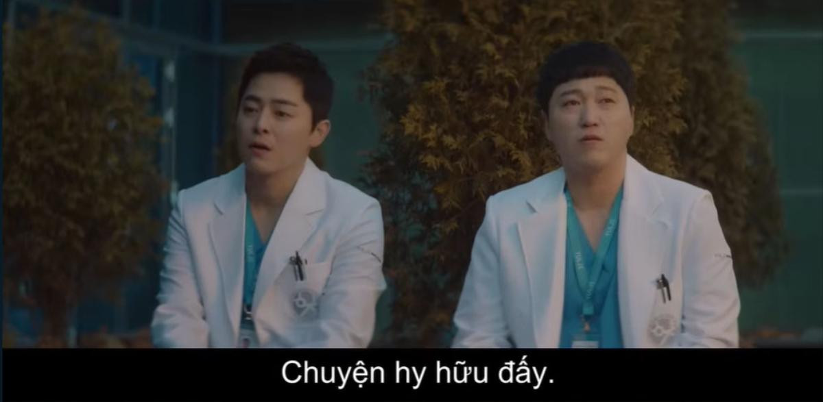 'Hospital Playlist' tập 2: Thai phụ mất con đau đớn xin Kim Dae Myung hãy tiếp tục bảo vệ đứa bé còn lại Ảnh 3