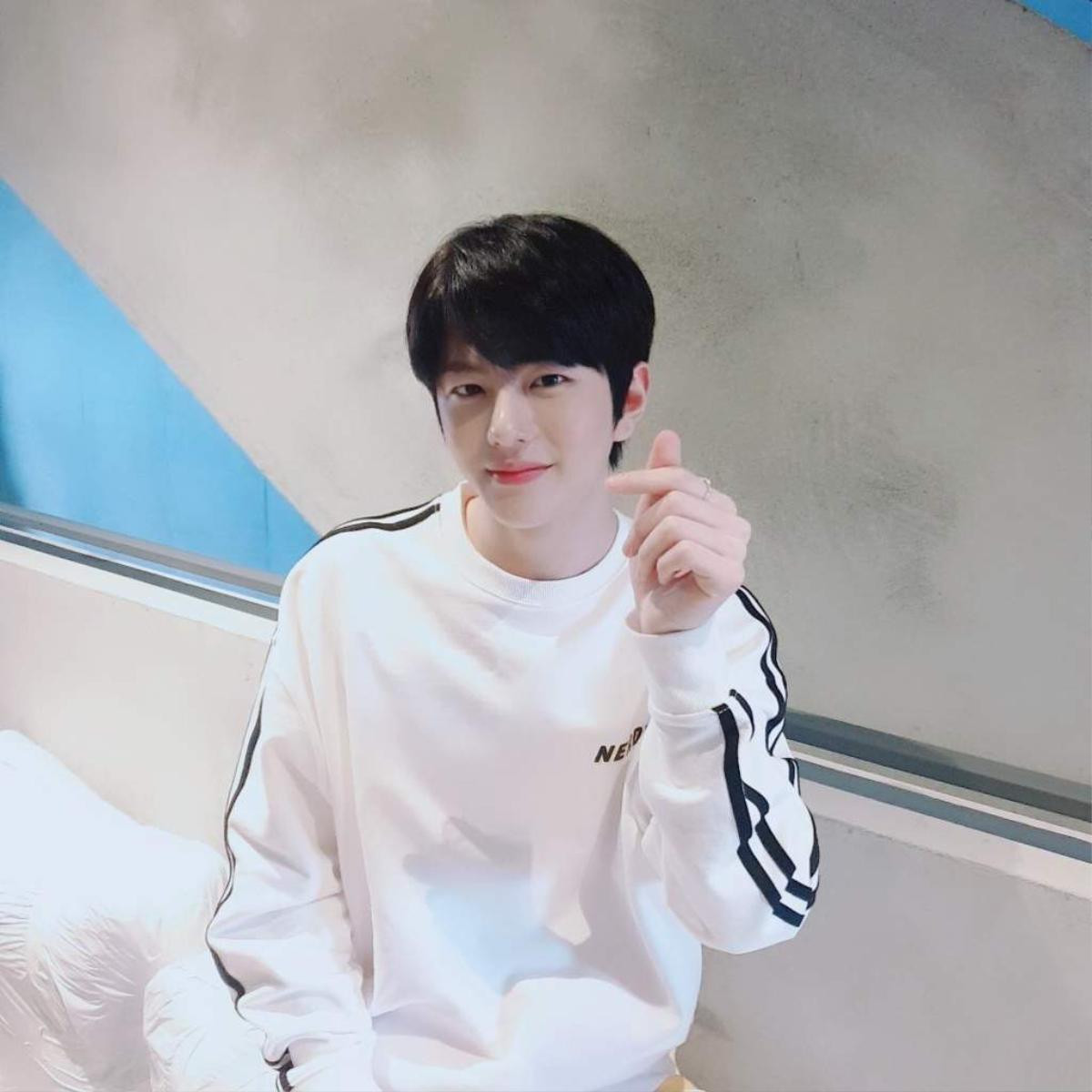 Thành viên Golden Child nhận tin đồn phẫu thuật thẩm mỹ vì gương mặt hốc hác, 'già hơn trước' Ảnh 6