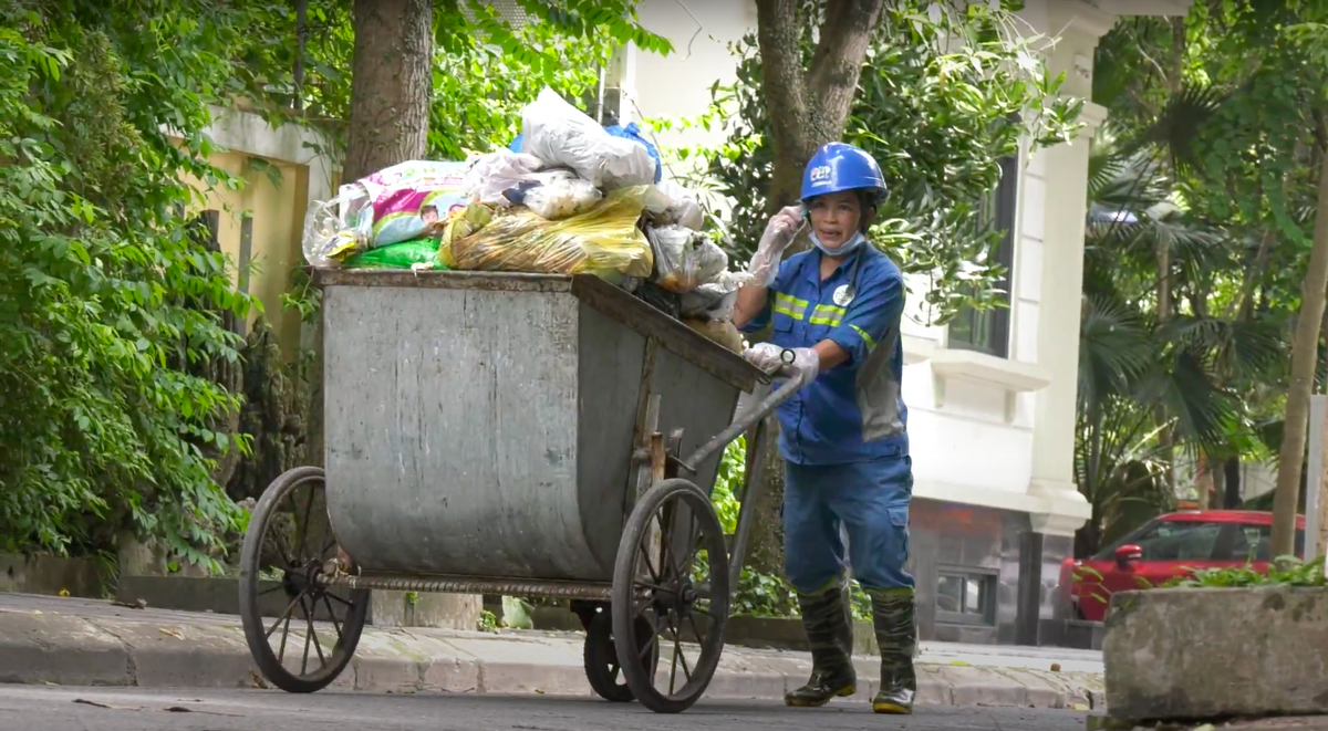 Nỗi đau người đàn ông một chân mưu sinh nơi đống rác bị nợ lương và mẹ đơn thân chăm mẹ già con dại Ảnh 16