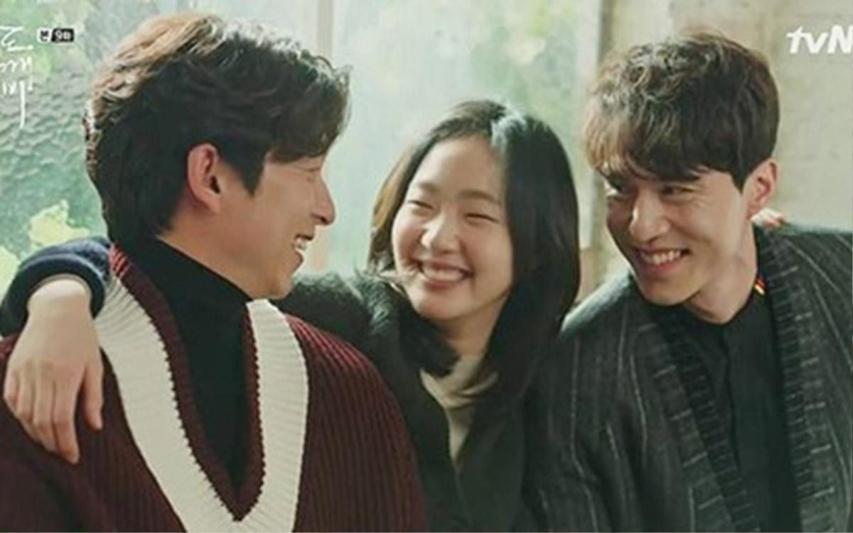 Lộ cảnh hôn cuồng nhiệt 'lăn lê khắp nhà' của Gong Yoo - Kim Go Eun bị cắt trong 'Goblin' Ảnh 6