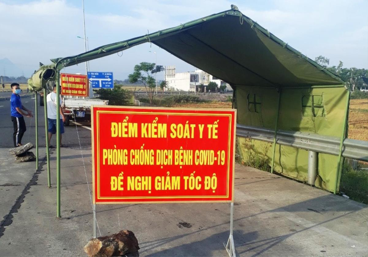 Nói dối bố bị suy thận xin ra khỏi chốt phòng dịch mua thuốc, hai thanh niên niên lén đi mua ma túy Ảnh 1