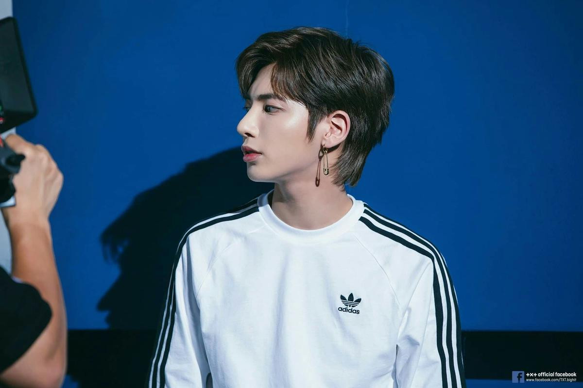 Những xu hướng chưng diện 'lên hương' nhờ được idol Kpop lăng xê Ảnh 15