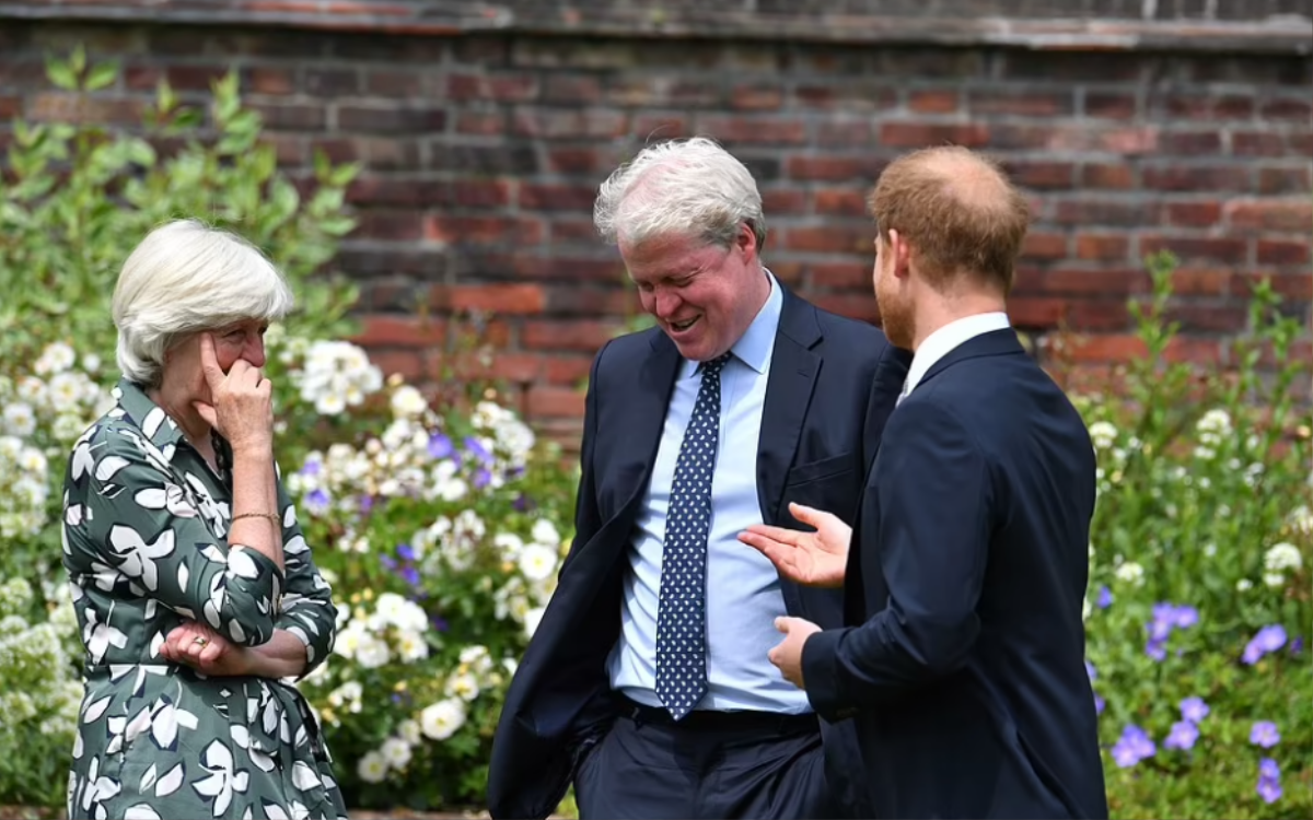 Những khoảnh khắc ấm áp của anh em William - Harry trong lễ khánh thành tượng Diana Ảnh 9