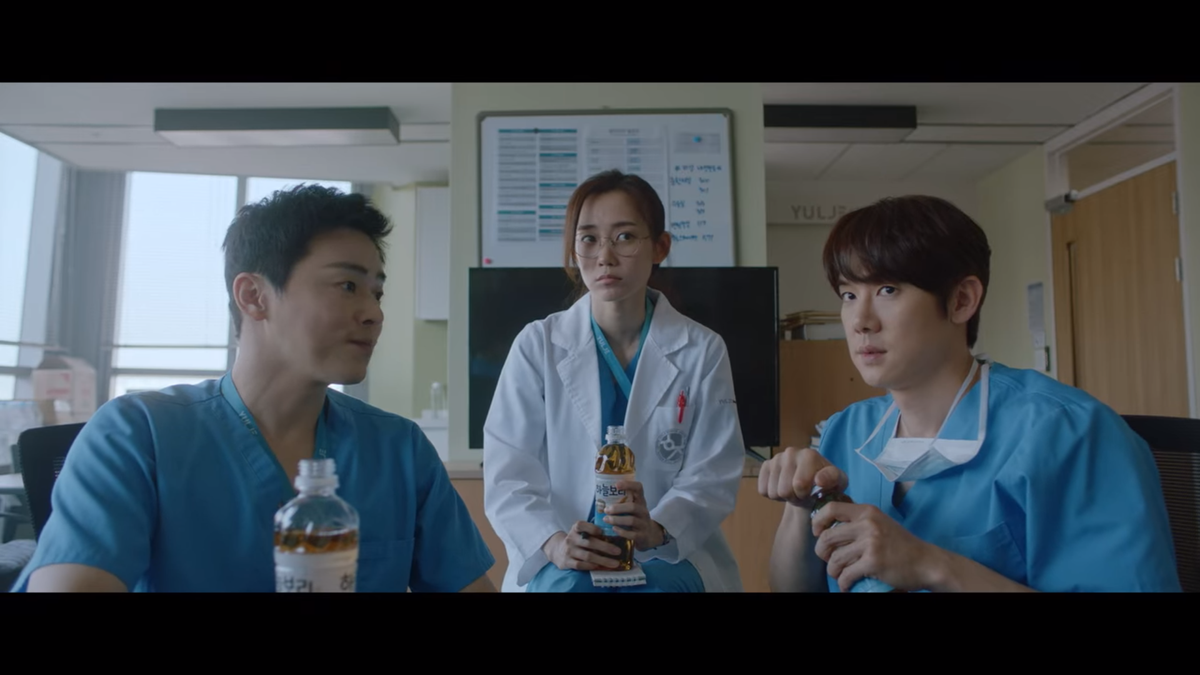 'Hospital Playlist 2' tập 3: Sự trở lại mạnh mẽ của thuyền Jun-Hwa Ảnh 14