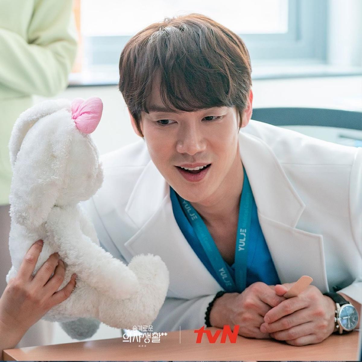 Phim 'Hospital Playlist 2' đạt rating cao nhất - Phim của Lee Hyeri rating giảm Ảnh 2