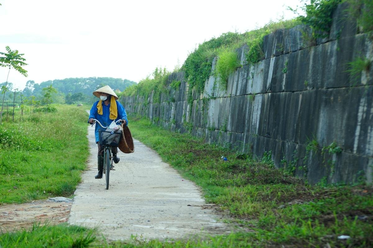 Một thoáng hoàng hôn bên công trình bằng đá độc nhất vô nhị Ảnh 3