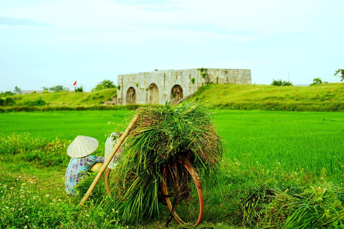 Một thoáng hoàng hôn bên công trình bằng đá độc nhất vô nhị Ảnh 9