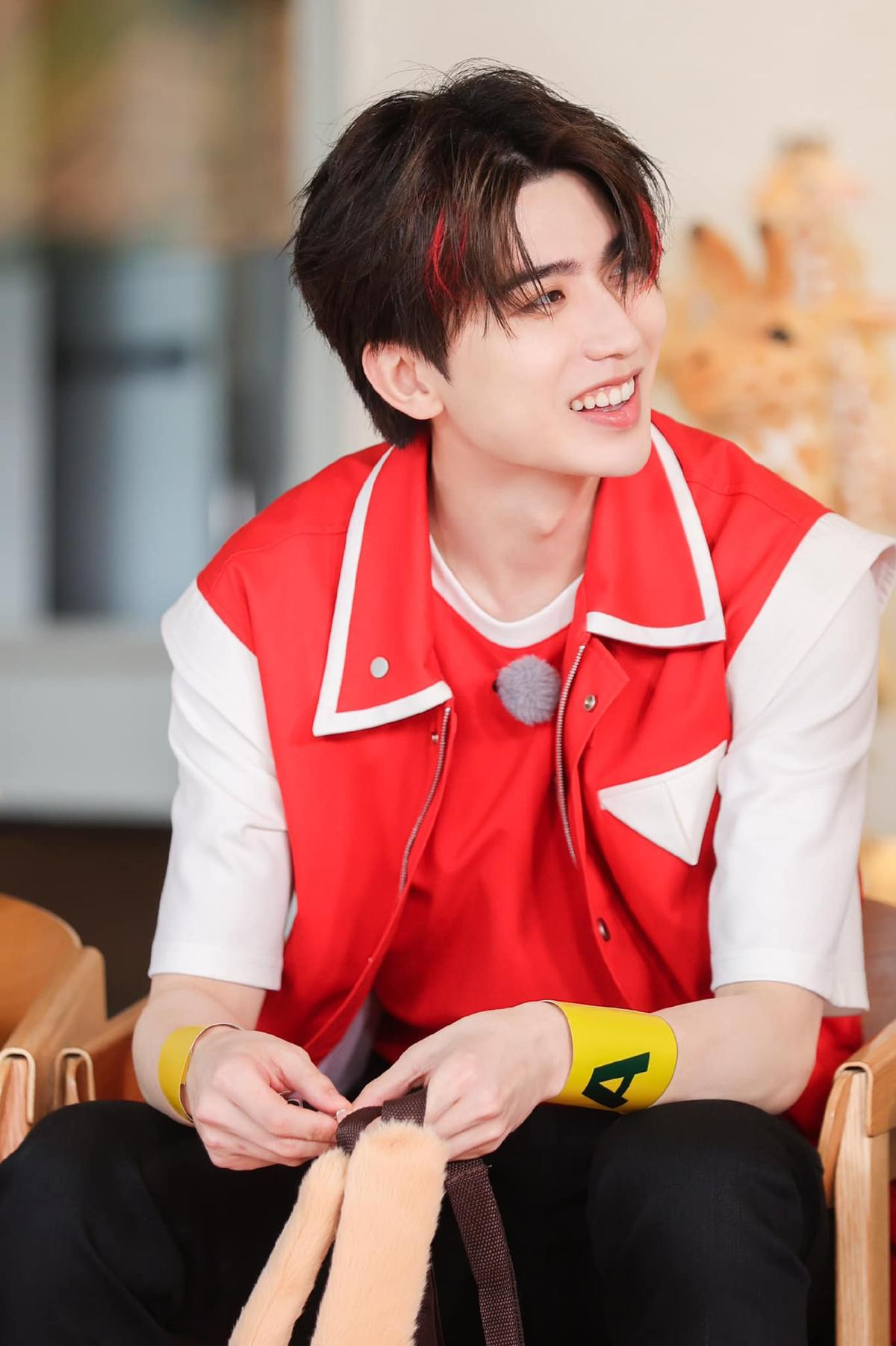 BXH idol Cbiz tháng 6: Dịch Dương Thiên Tỉ tăng hạng vẫn không 'lọt' Top 3, Vương Tuấn Khải 'đội sổ' Ảnh 3