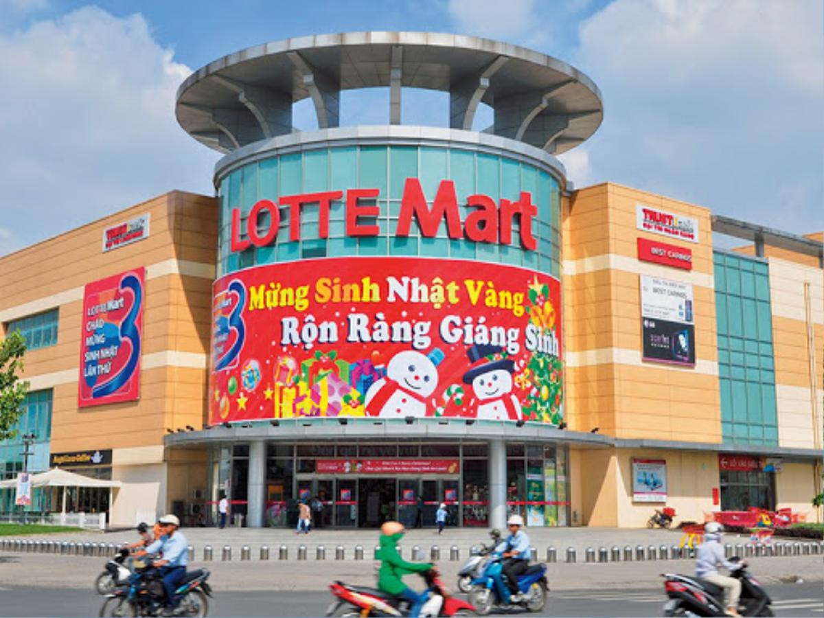 TP.HCM: Lotte Mart quận 7 tạm dừng hoạt động do có 3 ca dương tính với COVID-19 Ảnh 1