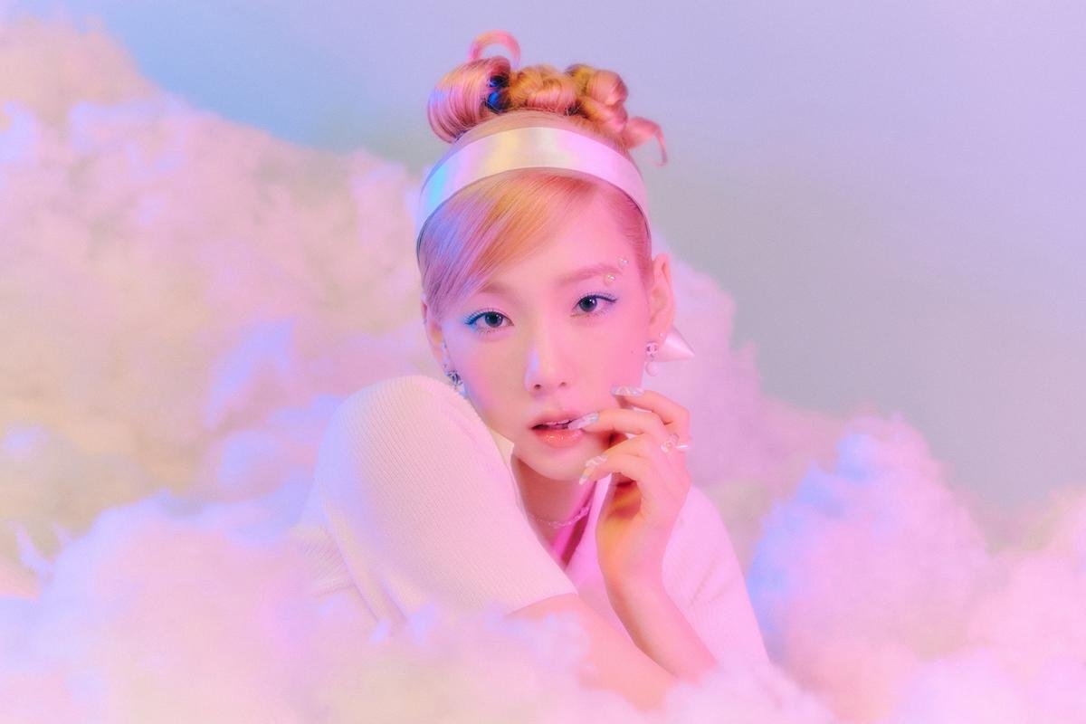 'Vocal queen' TAEYEON comeback với Weekend: Nỗi lòng công sở của gen Z là đây chứ đâu! Ảnh 12