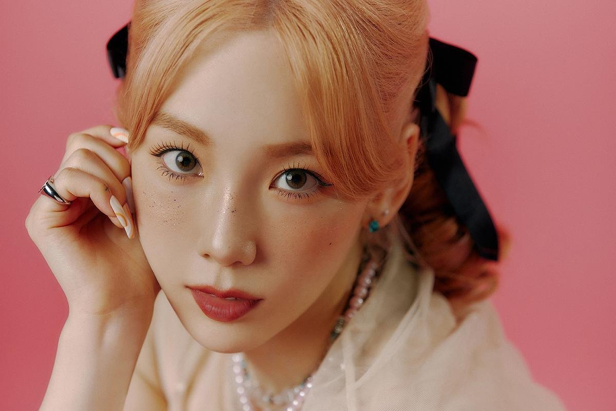 'Vocal queen' TAEYEON comeback với Weekend: Nỗi lòng công sở của gen Z là đây chứ đâu! Ảnh 1