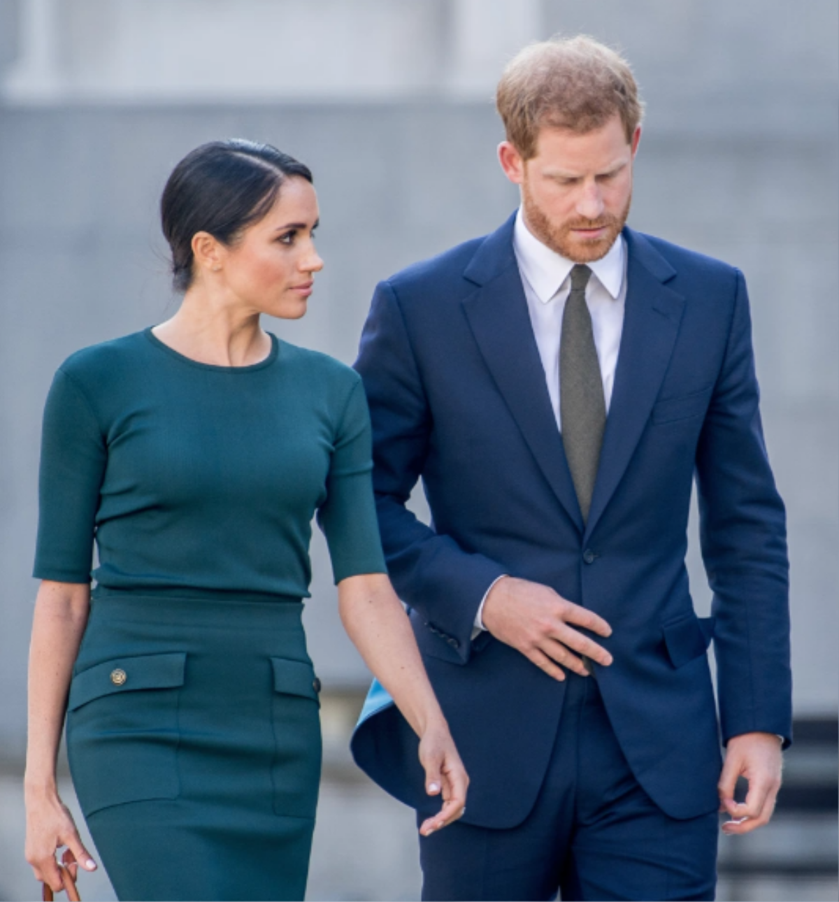 Hy sinh mọi thứ cho vợ, Harry vẫn bị 'giằng xé' giữa Meghan và hoàng gia Ảnh 4