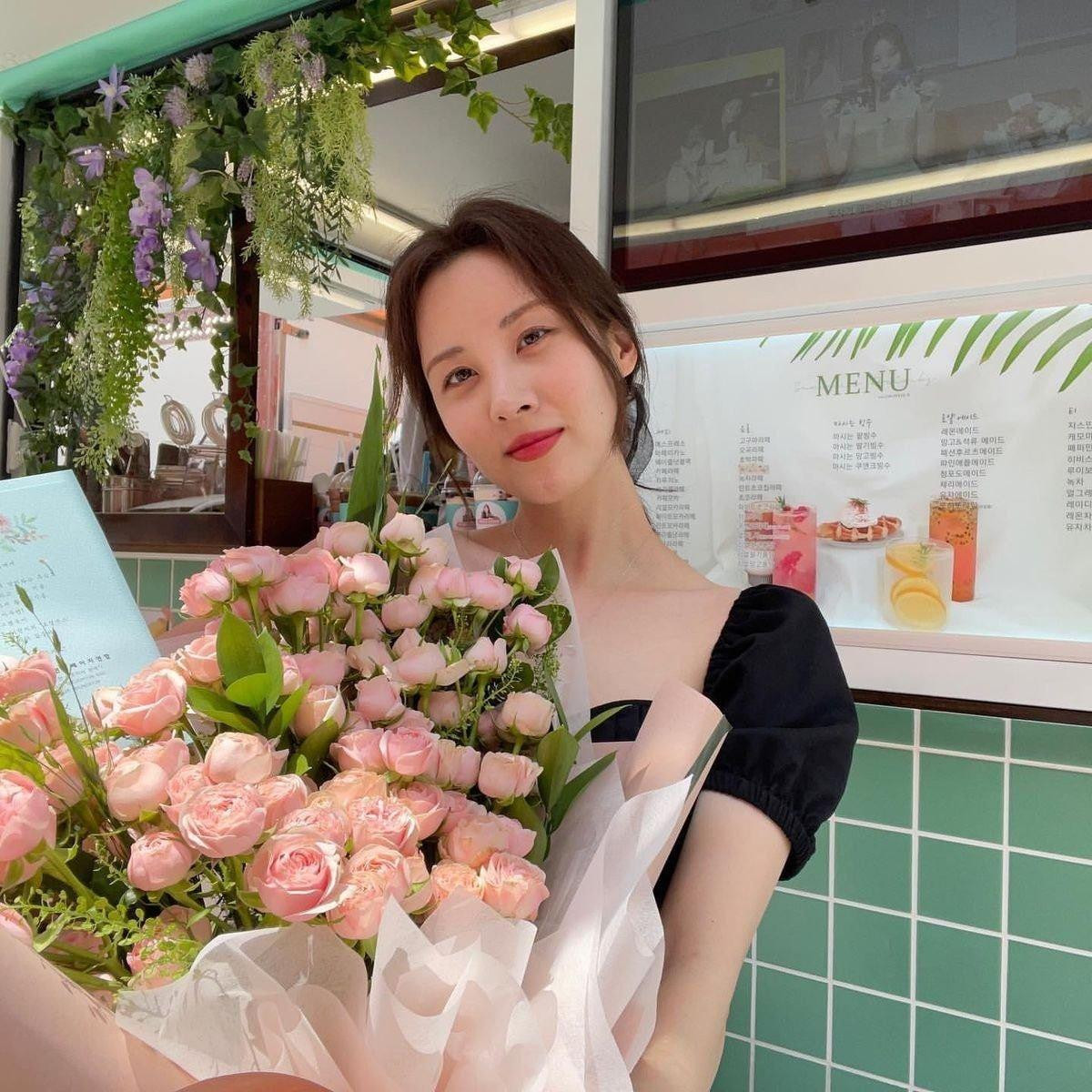 Seohyun SNSD khoe bộ sưu tập loạt xe cafe được gửi tặng đến phim trường dài nối đuôi nhau Ảnh 8