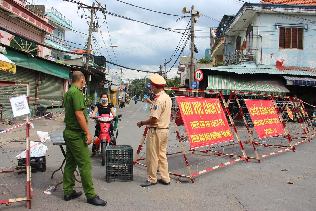 TP.HCM: Phong tỏa khu phố hơn 13.000 nhân khẩu ở TP. Thủ Đức do phát hiện 23 ca dương tính Ảnh 1