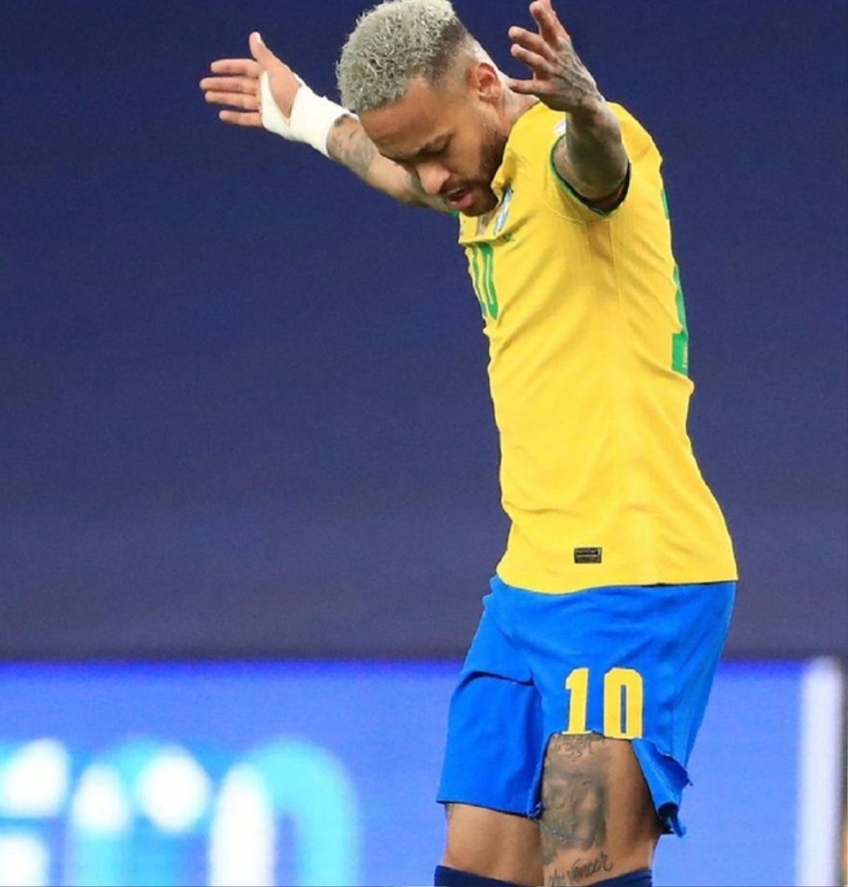 Neymar bị xé rách quần ở chung kết Copa America 2021 Ảnh 4