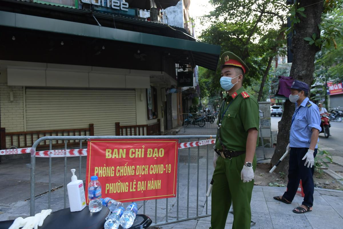 Hà Nội: Phong tỏa hàng loạt quán cà phê, quán ăn trong đó có bún chả 'Obama' liên quan bệnh nhân Covid-19 Ảnh 1