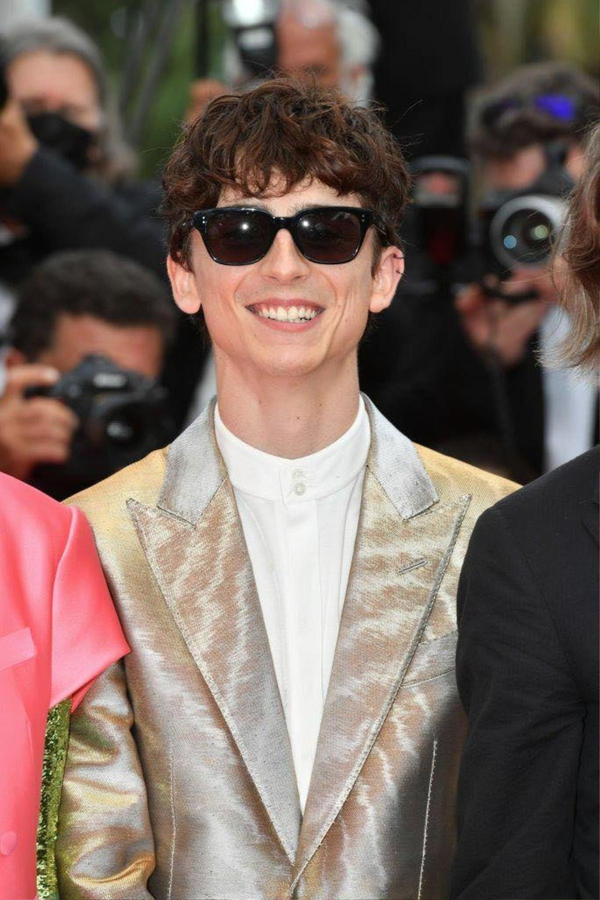 Chàng thơ Timothée Chalamet tỏa sáng chiếm trọn spotlight trên thảm đỏ Cannes 2021 Ảnh 2