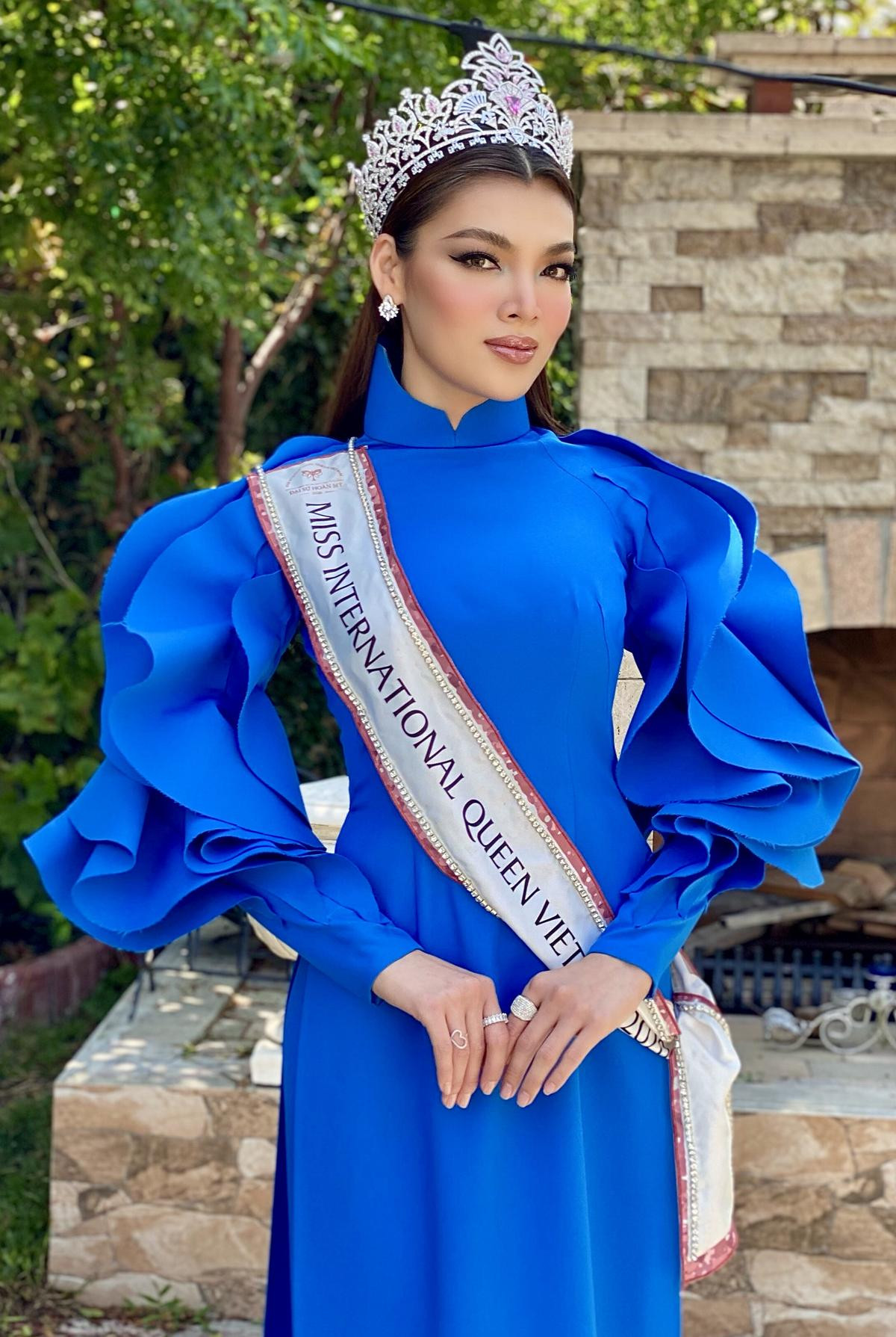 Hoa hậu Trân Đài mặc áo dài Việt tỏa sáng trên đất Mỹ: Sẵn sàng cho 'cuộc chiến' Miss International Queen Ảnh 7