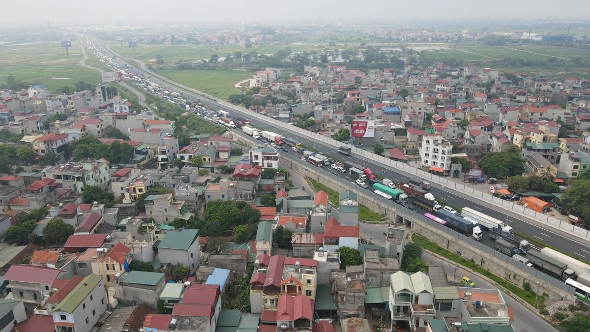 Hà Nội: Ùn tắc dài hàng km tại chốt kiểm dịch cao tốc Pháp Vân – Cầu Giẽ Ảnh 17