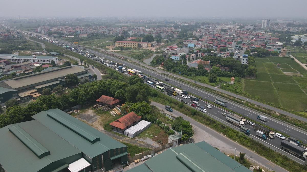 Hà Nội: Ùn tắc dài hàng km tại chốt kiểm dịch cao tốc Pháp Vân – Cầu Giẽ Ảnh 19