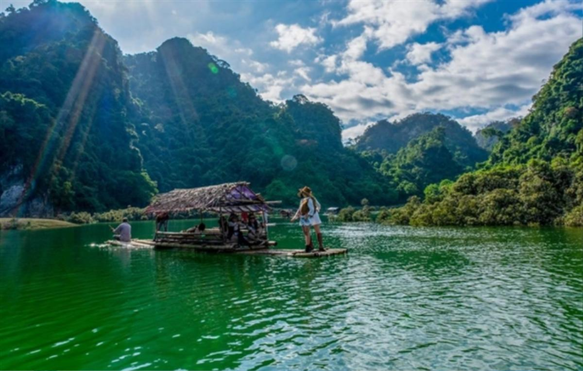 Gần Hà Nội có một thảo nguyên đổi cảnh theo mùa, xách ba lô đi ngay khi hết dịch Ảnh 4