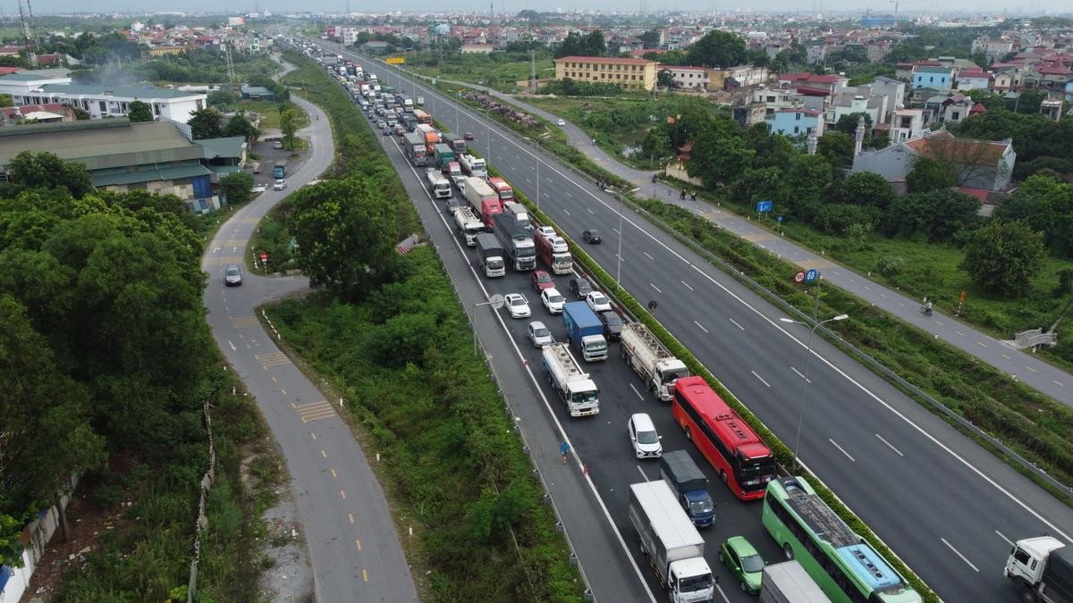 Ngày đầu giãn cách xã hội, cao tốc Pháp Vân – Cầu Giẽ ùn tắc, hàng loạt phương tiện phải quay đầu Ảnh 2