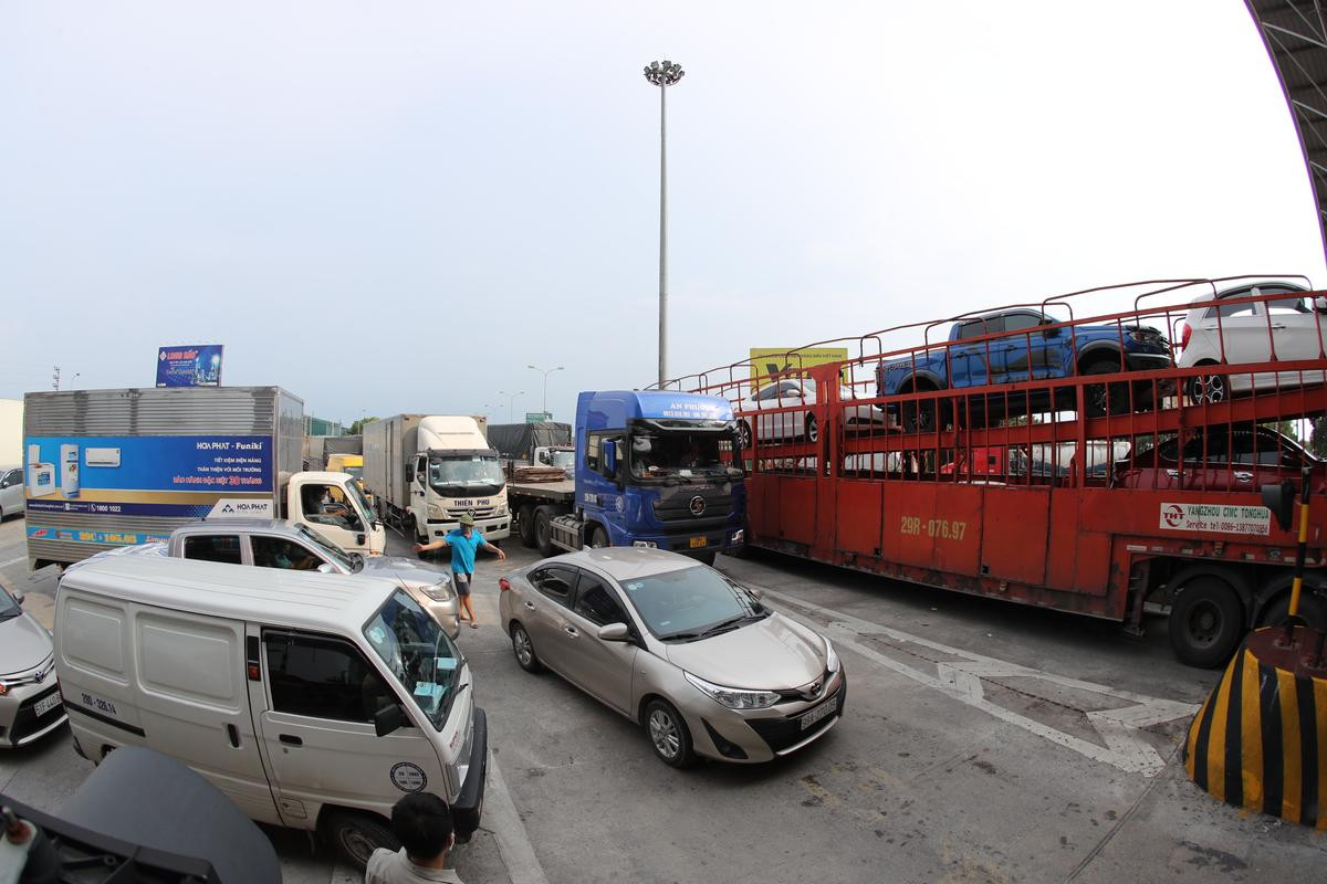 Ngày đầu giãn cách xã hội, cao tốc Pháp Vân – Cầu Giẽ ùn tắc, hàng loạt phương tiện phải quay đầu Ảnh 13