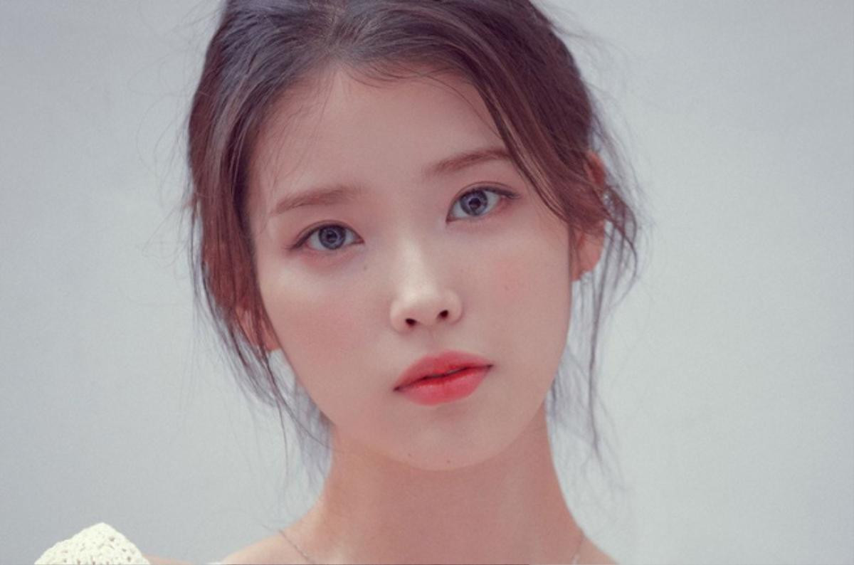 IU cùng bộ sưu tập quà tặng đắt tiền cho bạn bè và fan, xứng danh 'phú bà' showbiz Hàn Ảnh 1