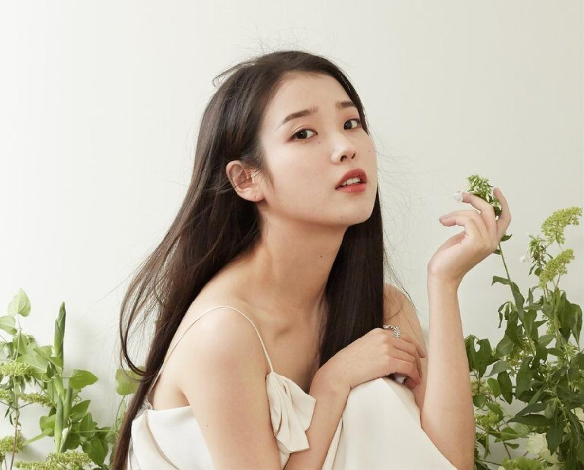 IU cùng bộ sưu tập quà tặng đắt tiền cho bạn bè và fan, xứng danh 'phú bà' showbiz Hàn Ảnh 25