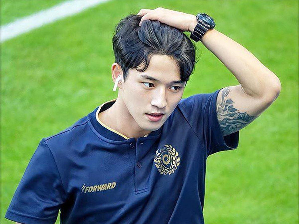 Đẹp trai như idol K-pop, 'nam thần' U23 Hàn Quốc gây thương nhớ ở Olympic Ảnh 9