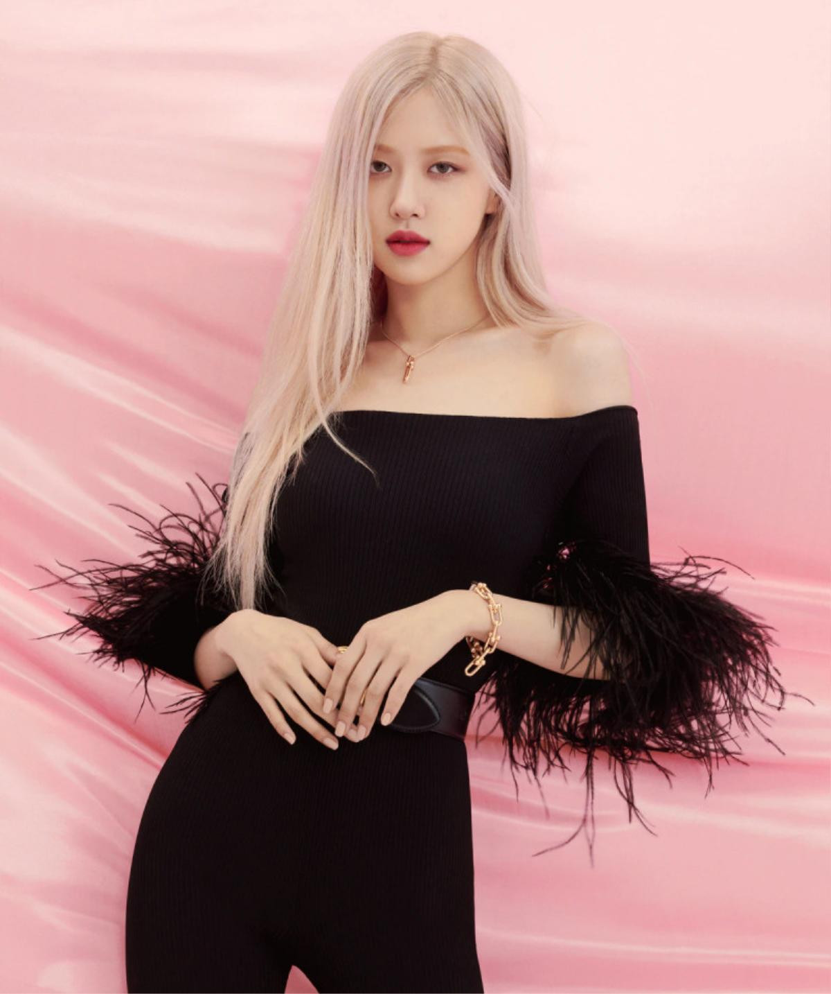 Rosé (BlackPink) kết hợp với 'thánh TikTok' Bella Poarch, ra mắt bản remix của Build A B*tch? Ảnh 2