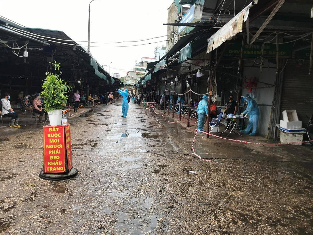 Hà Nội khẩn tìm người từng đến chợ Đồng Xa, quận Cầu Giấy từ ngày 23/7 đến 30/7 Ảnh 1