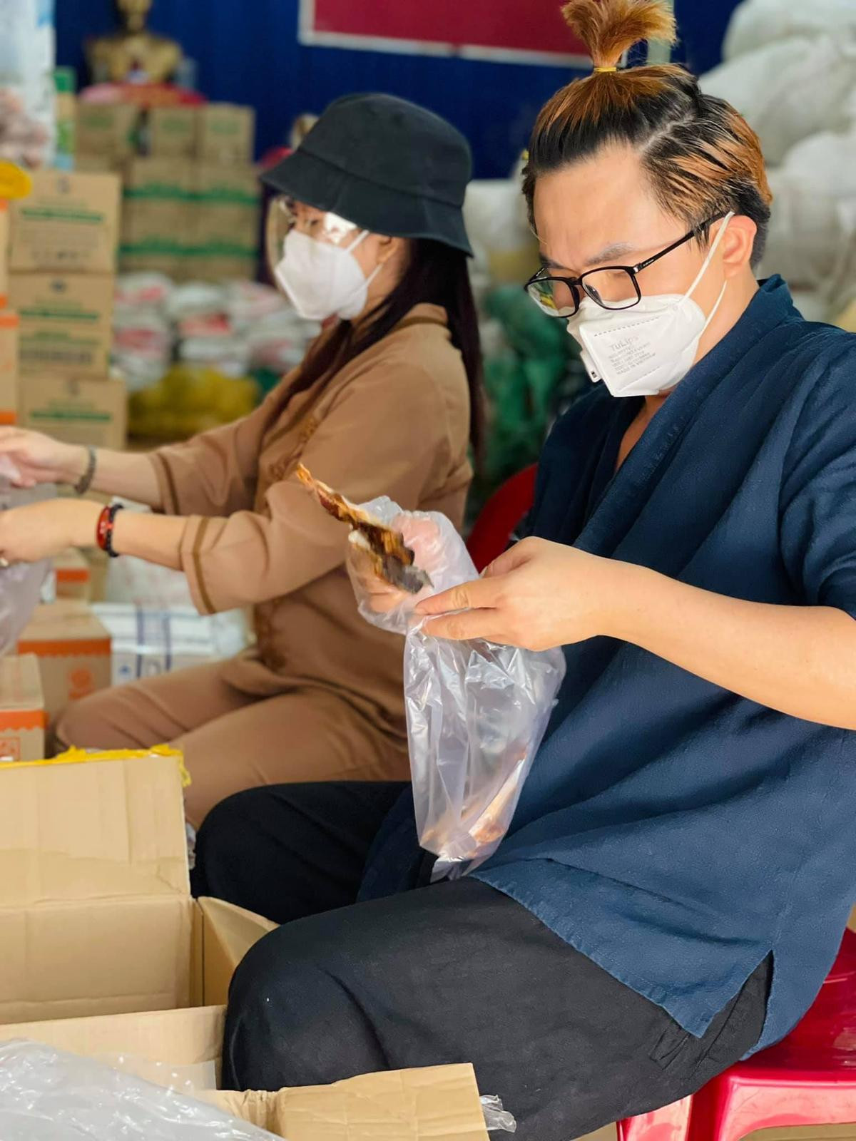 Ăn chay trường nhiều năm, MC Đại Nghĩa gặp phải 'thử thách khó' khi làm từ thiện mùa dịch Ảnh 3